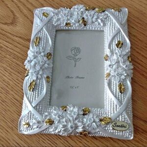 New  in box picture frame